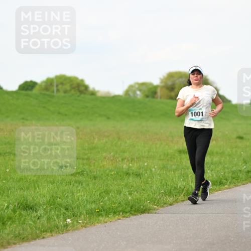 10.05.2026 - 8. Wedeler Halbmarathon Dr. Thomas Lammeyer http://msf.ph/oto/9696723 10.05.2026 11:26:13 Laufen 1001 meine-sportfotos.de
