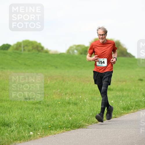10.05.2026 - 8. Wedeler Halbmarathon Dr. Thomas Lammeyer http://msf.ph/oto/9696734 10.05.2026 11:26:17 Laufen 154 meine-sportfotos.de