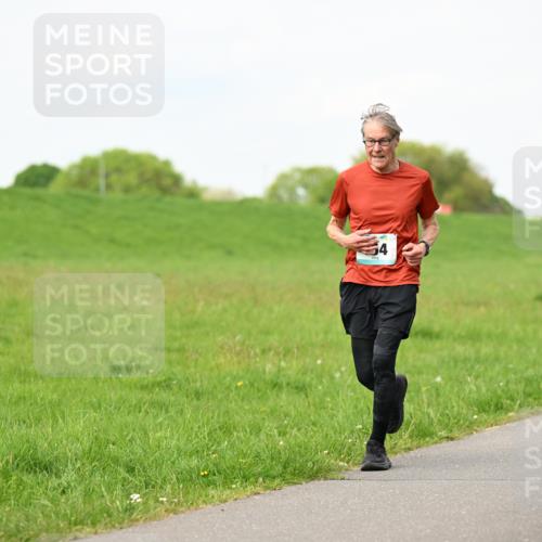 10.05.2026 - 8. Wedeler Halbmarathon Dr. Thomas Lammeyer http://msf.ph/oto/9696735 10.05.2026 11:26:17 Laufen  meine-sportfotos.de