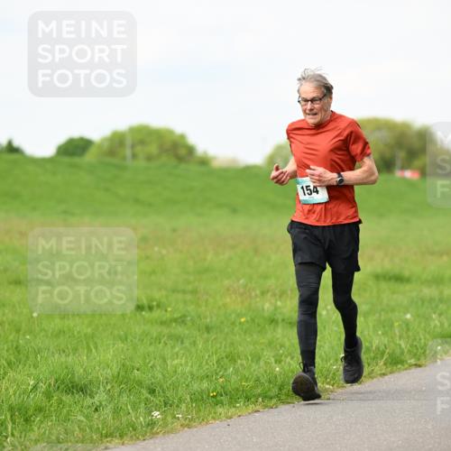 10.05.2026 - 8. Wedeler Halbmarathon Dr. Thomas Lammeyer http://msf.ph/oto/9696737 10.05.2026 11:26:18 Laufen 154 meine-sportfotos.de