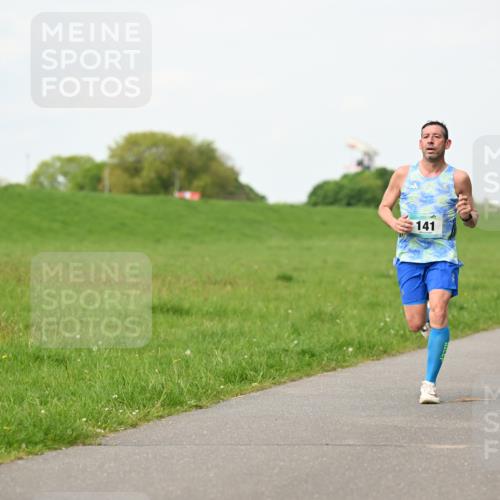 10.05.2026 - 8. Wedeler Halbmarathon Dr. Thomas Lammeyer http://msf.ph/oto/9696742 10.05.2026 11:26:21 Laufen 141 meine-sportfotos.de