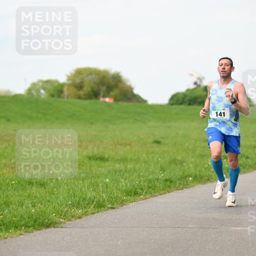 10.05.2026 - 8. Wedeler Halbmarathon Dr. Thomas Lammeyer http://msf.ph/oto/9696743 10.05.2026 11:26:21 Laufen 141 meine-sportfotos.de