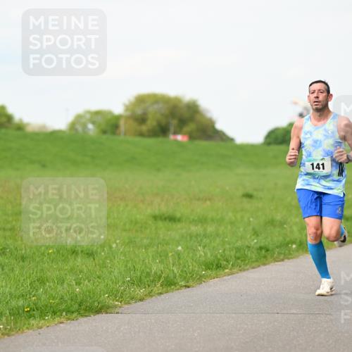 10.05.2026 - 8. Wedeler Halbmarathon Dr. Thomas Lammeyer http://msf.ph/oto/9696745 10.05.2026 11:26:21 Laufen 141 meine-sportfotos.de