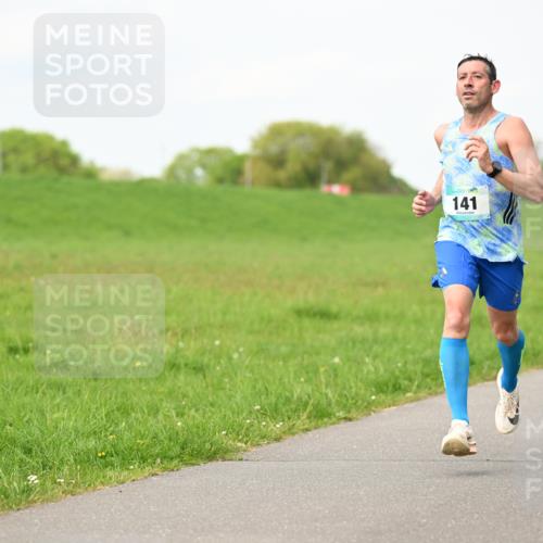 10.05.2026 - 8. Wedeler Halbmarathon Dr. Thomas Lammeyer http://msf.ph/oto/9696749 10.05.2026 11:26:22 Laufen 141 meine-sportfotos.de
