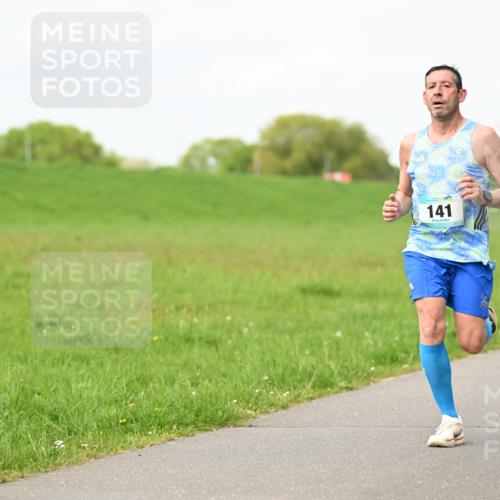 10.05.2026 - 8. Wedeler Halbmarathon Dr. Thomas Lammeyer http://msf.ph/oto/9696750 10.05.2026 11:26:22 Laufen 141 meine-sportfotos.de