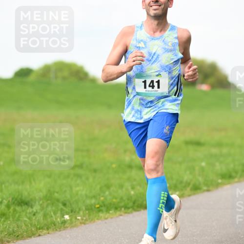 10.05.2026 - 8. Wedeler Halbmarathon Dr. Thomas Lammeyer http://msf.ph/oto/9696756 10.05.2026 11:26:23 Laufen 141 meine-sportfotos.de
