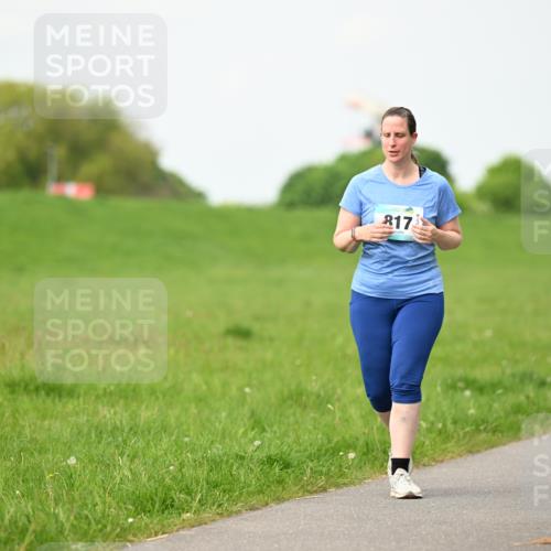 10.05.2026 - 8. Wedeler Halbmarathon Dr. Thomas Lammeyer http://msf.ph/oto/9696780 10.05.2026 11:26:31 Laufen 817 meine-sportfotos.de