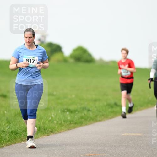 10.05.2026 - 8. Wedeler Halbmarathon Dr. Thomas Lammeyer http://msf.ph/oto/9696781 10.05.2026 11:26:32 Laufen 817 meine-sportfotos.de