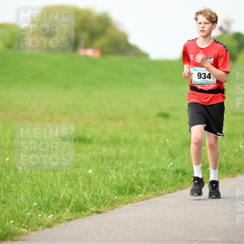 10.05.2026 - 8. Wedeler Halbmarathon Dr. Thomas Lammeyer http://msf.ph/oto/9696784 10.05.2026 11:26:37 Laufen 934 meine-sportfotos.de