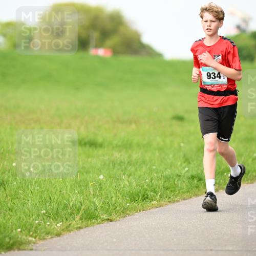 10.05.2026 - 8. Wedeler Halbmarathon Dr. Thomas Lammeyer http://msf.ph/oto/9696786 10.05.2026 11:26:37 Laufen 934 meine-sportfotos.de