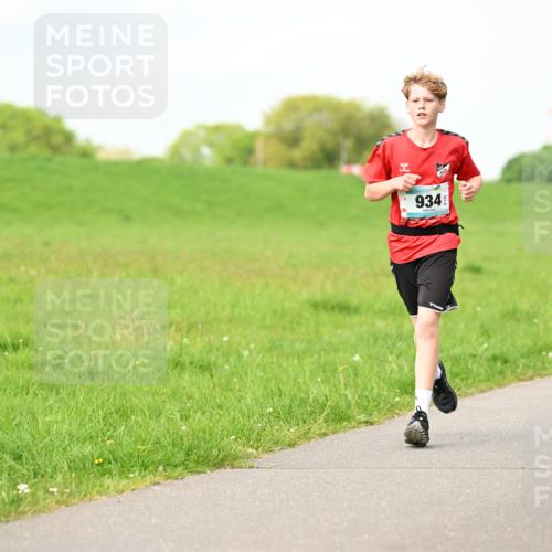 10.05.2026 - 8. Wedeler Halbmarathon Dr. Thomas Lammeyer http://msf.ph/oto/9696794 10.05.2026 11:26:38 Laufen 934 meine-sportfotos.de