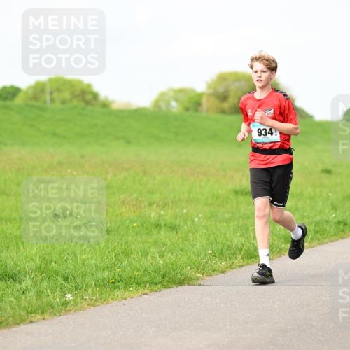 10.05.2026 - 8. Wedeler Halbmarathon Dr. Thomas Lammeyer http://msf.ph/oto/9696796 10.05.2026 11:26:39 Laufen 934 meine-sportfotos.de