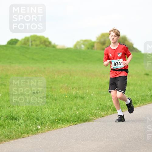 10.05.2026 - 8. Wedeler Halbmarathon Dr. Thomas Lammeyer http://msf.ph/oto/9696797 10.05.2026 11:26:39 Laufen 934 meine-sportfotos.de
