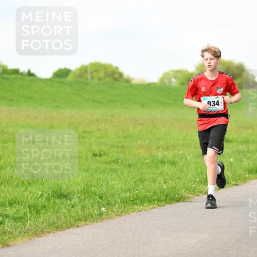 10.05.2026 - 8. Wedeler Halbmarathon Dr. Thomas Lammeyer http://msf.ph/oto/9696799 10.05.2026 11:26:39 Laufen 934 meine-sportfotos.de
