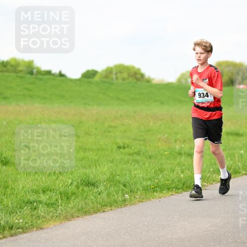 10.05.2026 - 8. Wedeler Halbmarathon Dr. Thomas Lammeyer http://msf.ph/oto/9696801 10.05.2026 11:26:40 Laufen 934 meine-sportfotos.de