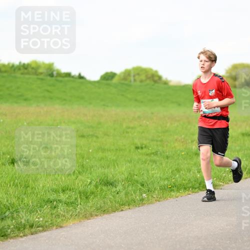 10.05.2026 - 8. Wedeler Halbmarathon Dr. Thomas Lammeyer http://msf.ph/oto/9696802 10.05.2026 11:26:40 Laufen  meine-sportfotos.de