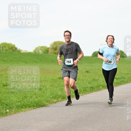 10.05.2026 - 8. Wedeler Halbmarathon Dr. Thomas Lammeyer http://msf.ph/oto/9696825 10.05.2026 11:26:49 Laufen 792 meine-sportfotos.de