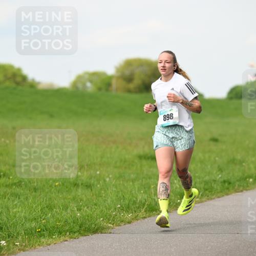 10.05.2026 - 8. Wedeler Halbmarathon Dr. Thomas Lammeyer http://msf.ph/oto/9696839 10.05.2026 11:26:54 Laufen 898 meine-sportfotos.de