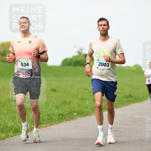 10.05.2026 - 8. Wedeler Halbmarathon Dr. Thomas Lammeyer http://msf.ph/oto/9696855 10.05.2026 11:26:58 Laufen 1001, 534, 2003 meine-sportfotos.de