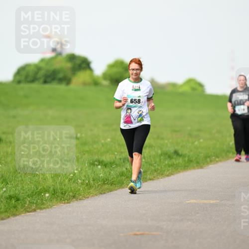10.05.2026 - 8. Wedeler Halbmarathon Dr. Thomas Lammeyer http://msf.ph/oto/9696858 10.05.2026 11:27:01 Laufen 658 meine-sportfotos.de
