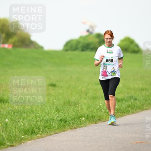 10.05.2026 - 8. Wedeler Halbmarathon Dr. Thomas Lammeyer http://msf.ph/oto/9696868 10.05.2026 11:27:02 Laufen 658, 100 meine-sportfotos.de