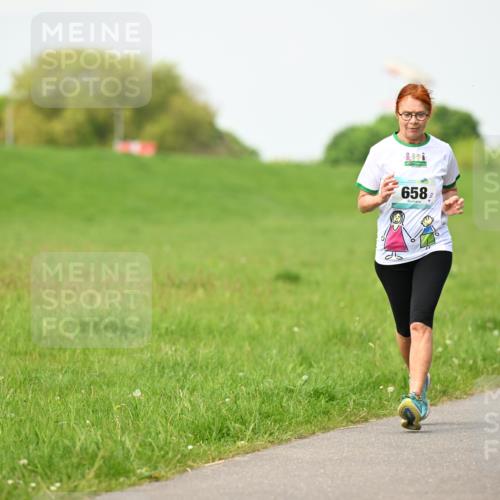 10.05.2026 - 8. Wedeler Halbmarathon Dr. Thomas Lammeyer http://msf.ph/oto/9696874 10.05.2026 11:27:03 Laufen 658 meine-sportfotos.de
