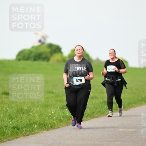 10.05.2026 - 8. Wedeler Halbmarathon Dr. Thomas Lammeyer http://msf.ph/oto/9696911 10.05.2026 11:27:09 Laufen 100, 679, 2238 meine-sportfotos.de