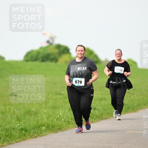 10.05.2026 - 8. Wedeler Halbmarathon Dr. Thomas Lammeyer http://msf.ph/oto/9696914 10.05.2026 11:27:09 Laufen 679, 2238 meine-sportfotos.de