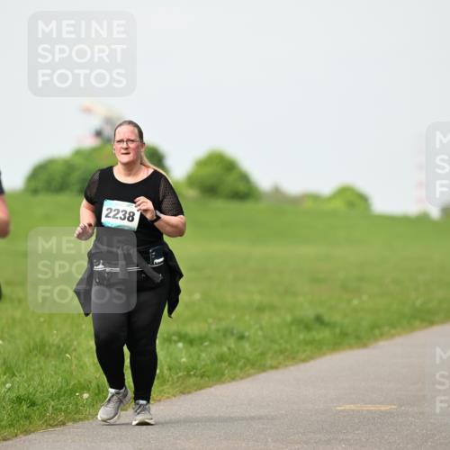 10.05.2026 - 8. Wedeler Halbmarathon Dr. Thomas Lammeyer http://msf.ph/oto/9696920 10.05.2026 11:27:13 Laufen 679, 2238 meine-sportfotos.de