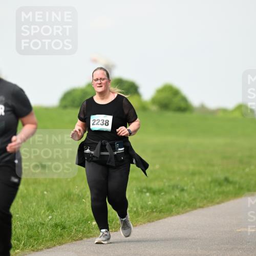 10.05.2026 - 8. Wedeler Halbmarathon Dr. Thomas Lammeyer http://msf.ph/oto/9696922 10.05.2026 11:27:13 Laufen 679, 2238 meine-sportfotos.de