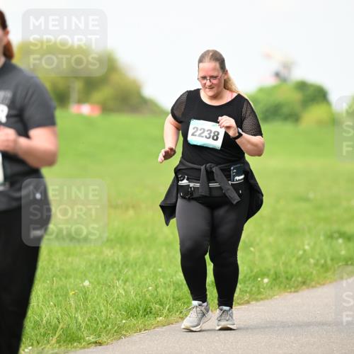 10.05.2026 - 8. Wedeler Halbmarathon Dr. Thomas Lammeyer http://msf.ph/oto/9696931 10.05.2026 11:27:15 Laufen 679, 2238 meine-sportfotos.de