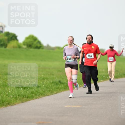 10.05.2026 - 8. Wedeler Halbmarathon Dr. Thomas Lammeyer http://msf.ph/oto/9696934 10.05.2026 11:27:18 Laufen 2193, 950, 2059 meine-sportfotos.de