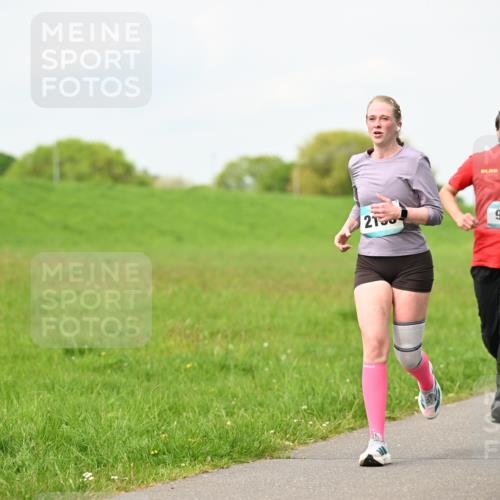 10.05.2026 - 8. Wedeler Halbmarathon Dr. Thomas Lammeyer http://msf.ph/oto/9696962 10.05.2026 11:27:23 Laufen 2155, 950 meine-sportfotos.de