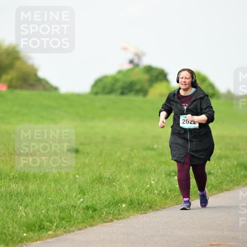 10.05.2026 - 8. Wedeler Halbmarathon Dr. Thomas Lammeyer http://msf.ph/oto/9696972 10.05.2026 11:27:26 Laufen 2022, 2059 meine-sportfotos.de
