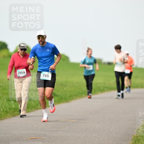 10.05.2026 - 8. Wedeler Halbmarathon Dr. Thomas Lammeyer http://msf.ph/oto/9696984 10.05.2026 11:27:30 Laufen 2059, 785 meine-sportfotos.de
