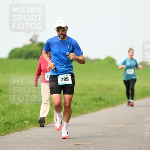 10.05.2026 - 8. Wedeler Halbmarathon Dr. Thomas Lammeyer http://msf.ph/oto/9696993 10.05.2026 11:27:32 Laufen 785 meine-sportfotos.de