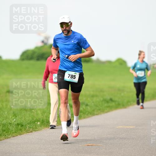 10.05.2026 - 8. Wedeler Halbmarathon Dr. Thomas Lammeyer http://msf.ph/oto/9696994 10.05.2026 11:27:32 Laufen 785 meine-sportfotos.de