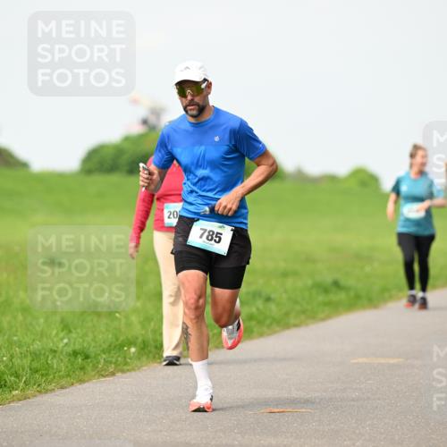 10.05.2026 - 8. Wedeler Halbmarathon Dr. Thomas Lammeyer http://msf.ph/oto/9696995 10.05.2026 11:27:32 Laufen 785 meine-sportfotos.de
