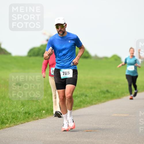10.05.2026 - 8. Wedeler Halbmarathon Dr. Thomas Lammeyer http://msf.ph/oto/9696996 10.05.2026 11:27:32 Laufen 785 meine-sportfotos.de
