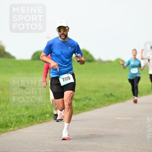 10.05.2026 - 8. Wedeler Halbmarathon Dr. Thomas Lammeyer http://msf.ph/oto/9696998 10.05.2026 11:27:32 Laufen 785 meine-sportfotos.de