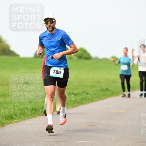 10.05.2026 - 8. Wedeler Halbmarathon Dr. Thomas Lammeyer http://msf.ph/oto/9697000 10.05.2026 11:27:33 Laufen 785 meine-sportfotos.de