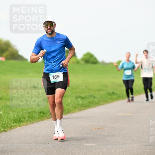 10.05.2026 - 8. Wedeler Halbmarathon Dr. Thomas Lammeyer http://msf.ph/oto/9697002 10.05.2026 11:27:33 Laufen 785 meine-sportfotos.de