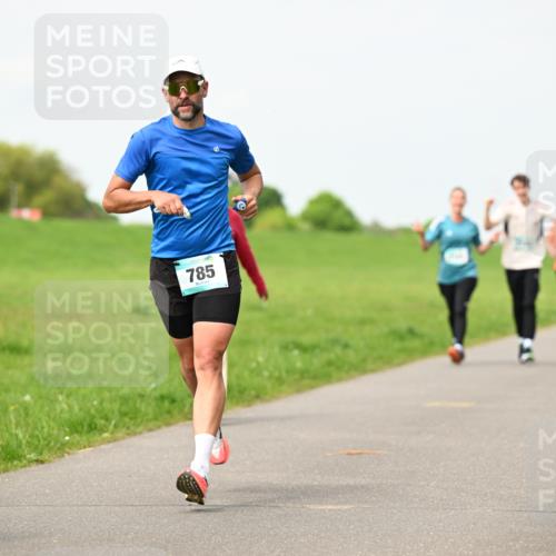 10.05.2026 - 8. Wedeler Halbmarathon Dr. Thomas Lammeyer http://msf.ph/oto/9697003 10.05.2026 11:27:33 Laufen 785 meine-sportfotos.de