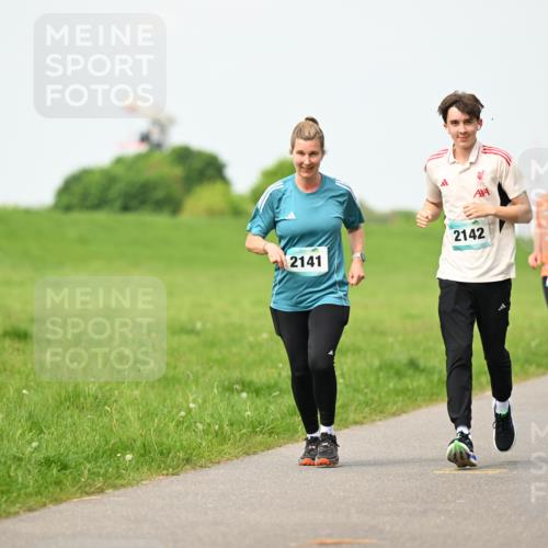 10.05.2026 - 8. Wedeler Halbmarathon Dr. Thomas Lammeyer http://msf.ph/oto/9697014 10.05.2026 11:27:36 Laufen 2059, 2141, 2142, 682 meine-sportfotos.de