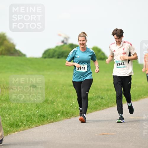 10.05.2026 - 8. Wedeler Halbmarathon Dr. Thomas Lammeyer http://msf.ph/oto/9697018 10.05.2026 11:27:36 Laufen 2141, 2059, 2142, 682 meine-sportfotos.de