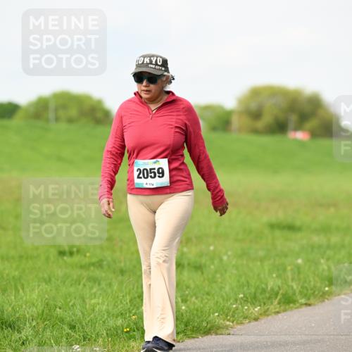 10.05.2026 - 8. Wedeler Halbmarathon Dr. Thomas Lammeyer http://msf.ph/oto/9697023 10.05.2026 11:27:38 Laufen 2059, 174, 2141 meine-sportfotos.de