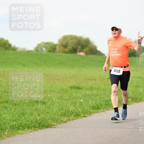 10.05.2026 - 8. Wedeler Halbmarathon Dr. Thomas Lammeyer http://msf.ph/oto/9697046 10.05.2026 11:27:42 Laufen 682 meine-sportfotos.de