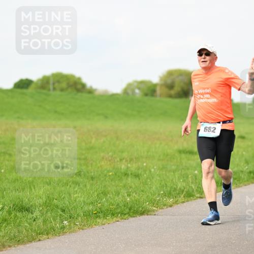 10.05.2026 - 8. Wedeler Halbmarathon Dr. Thomas Lammeyer http://msf.ph/oto/9697052 10.05.2026 11:27:43 Laufen 682 meine-sportfotos.de