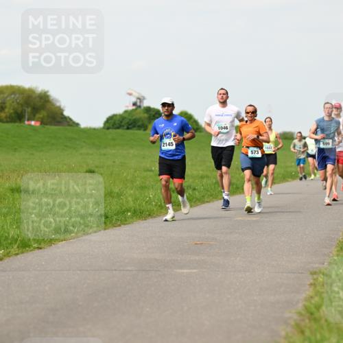 10.05.2026 - 8. Wedeler Halbmarathon Dr. Thomas Lammeyer http://msf.ph/oto/9697068 10.05.2026 11:27:55 Laufen 2145, 1046, 573, 1033, 599 meine-sportfotos.de