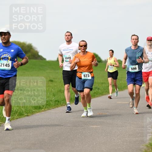 10.05.2026 - 8. Wedeler Halbmarathon Dr. Thomas Lammeyer http://msf.ph/oto/9697089 10.05.2026 11:27:58 Laufen 2145, 1046, 573, 160, 1033, 599 meine-sportfotos.de